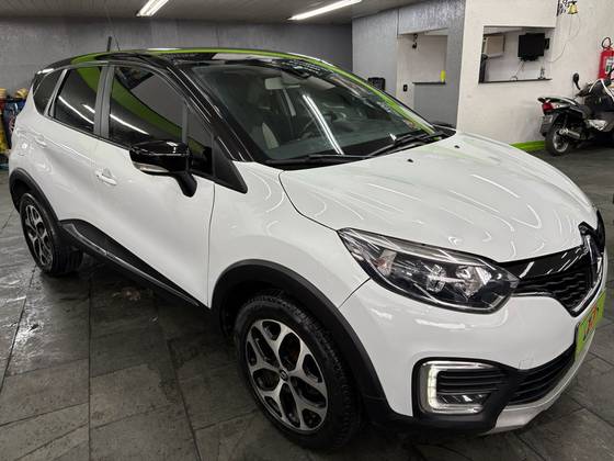 RENAULT CAPTUR 1.6 16V SCE FLEX INTENSE X-TRONIC RENAULT CAPTUR 1.6 16V SCE FLEX INTENSE X-TRONIC